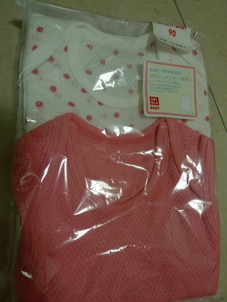 UNIQLO無袖包屁衣