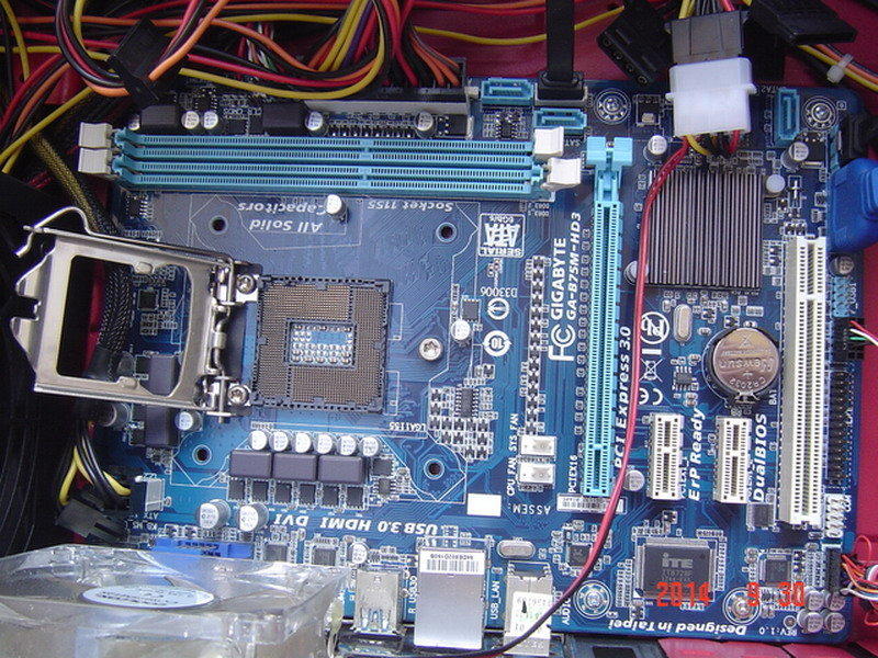 技嘉主機板 GA-B75M-HD3 (保固內)