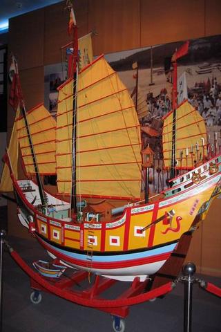 澎湖人的宗教信仰中最廣泛的就是祀奉王爺，王爺每三年就會移駐，因此送王的文化在早期澎湖社會中非常流行，這就是給王爺搭的王船