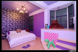 我的攝影家民宿90S的房間。呈現90年代ANNA SUI的紫色風格