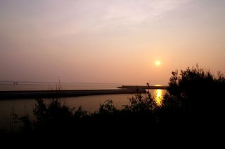 夕陽與跨海大橋
