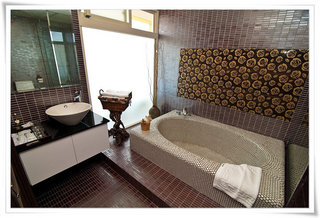 維納斯房內有著超大的浴缸快來泡澡好好放鬆吧