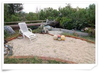 庭院內的小沙池～讓你來個沙灘日光浴