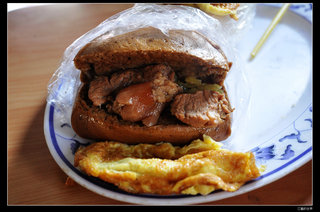 福氣早餐-外垵割包-內含五花肉跟炒蛋