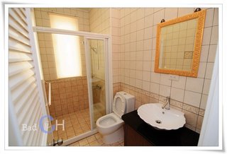 民宿內每間房內的衛浴設備皆採用乾濕分離