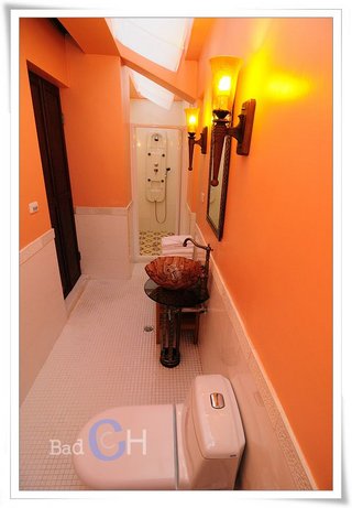 衛浴間皆有SPA按摩柱讓旅客享受比飯店更高級的設備