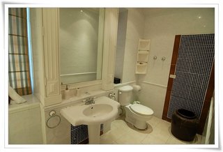 氣派的浴室有沒有讓你有種置身英國宮廷的錯覺呢？