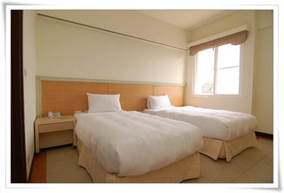 房間皆為兩張單人床，可事先告知合併床鋪。