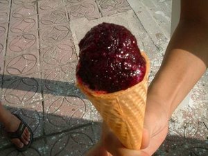 看這仙人掌冰淇淋的顏色就知道他們使用多麼濃綢的仙人掌果原料，適合喜歡吃酸的饕客