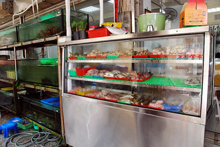 儲存每日新進海鮮食材的冷藏櫃