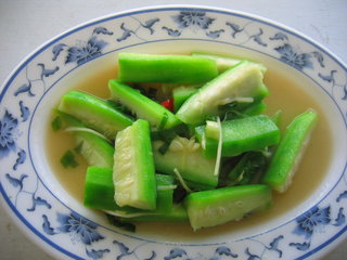 炒澎湖絲瓜，是用正港澎湖產的菱角絲瓜下去炒的，非常受歡迎的一道菜