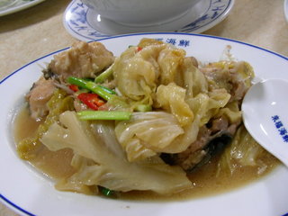 高麗菜酸煮魚也是澎湖傳統美食料理之一