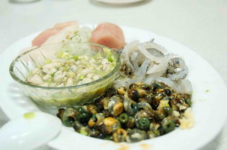 新鮮的涼拌珠螺、生魚片