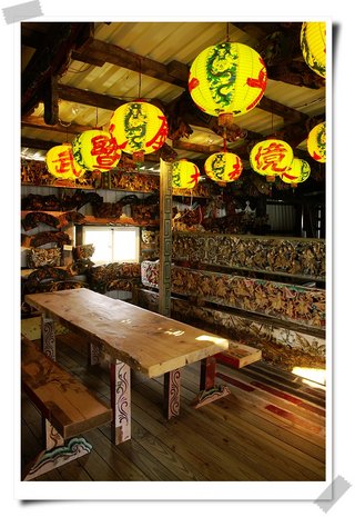 典藏澎湖寺廟建築之美的咖啡聽內部陳設