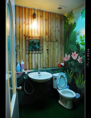 24.這是陶兵的特色房型--蜜月房:浴廁一角