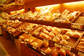 美德麵包種類繁多，任君選擇